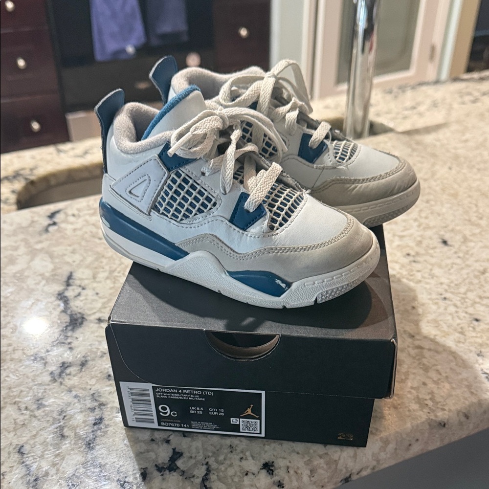 Jordan Kids Sneakers in Blue and White